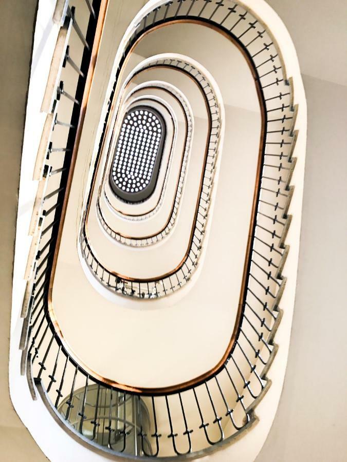 Spacious Bauhaus Icon Flat With Fitness Room In Central Buda, Close To The River And Margaret Island Budapeszt Zewnętrze zdjęcie